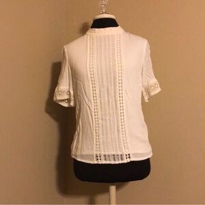 Glamorous White Eyelet Lace Blouse with Embroidery Detailing ❤️